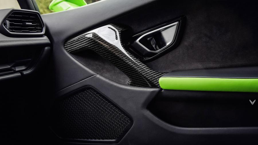 Детали интерьера Lamborghini Huracan LP610-4  by Vilner 2017 года  (фото 10 из 11)